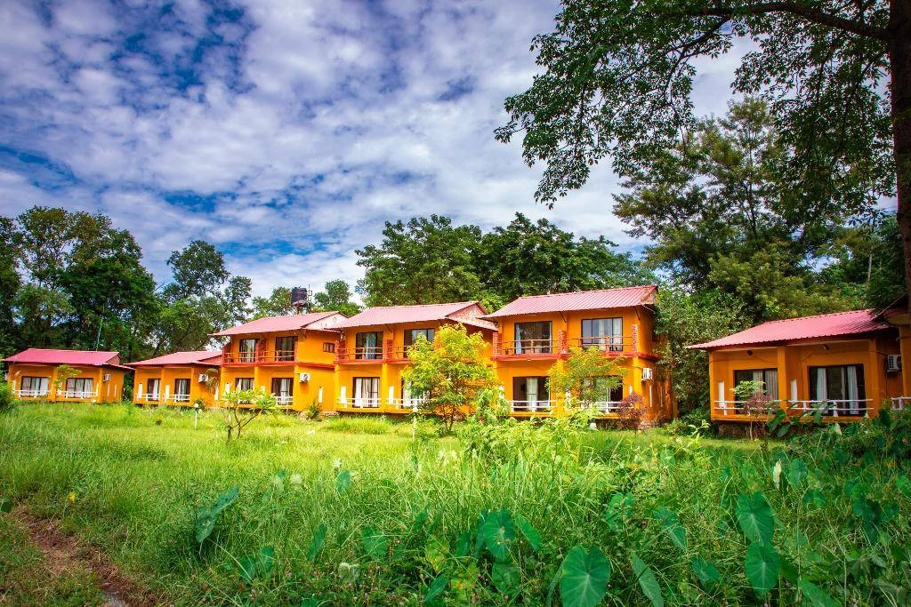 Chitwan Nature Escape | 2 Days 1 Night Jungle Safari Package Sauraha | Rs. 5,500